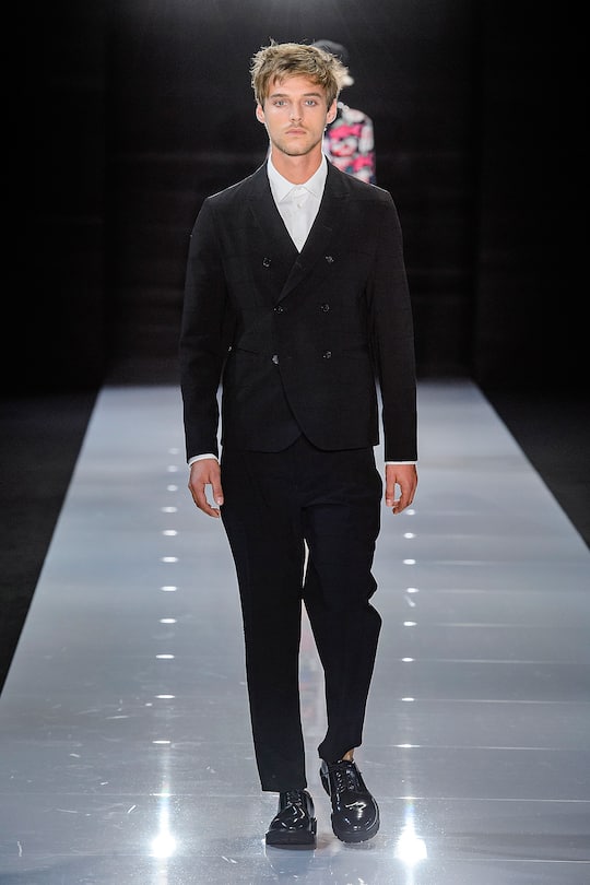 Die Runway-Bilder der Emporio Armani SS18 Show in London