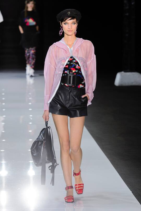 Die Runway-Bilder der Emporio Armani SS18 Show in London