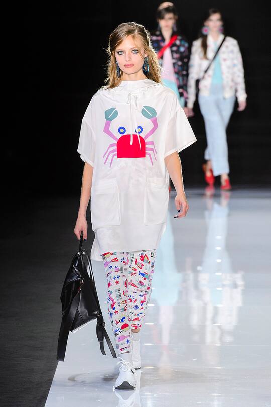 Die Runway-Bilder der Emporio Armani SS18 Show in London