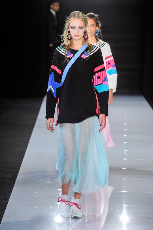 Die Runway-Bilder der Emporio Armani SS18 Show in London