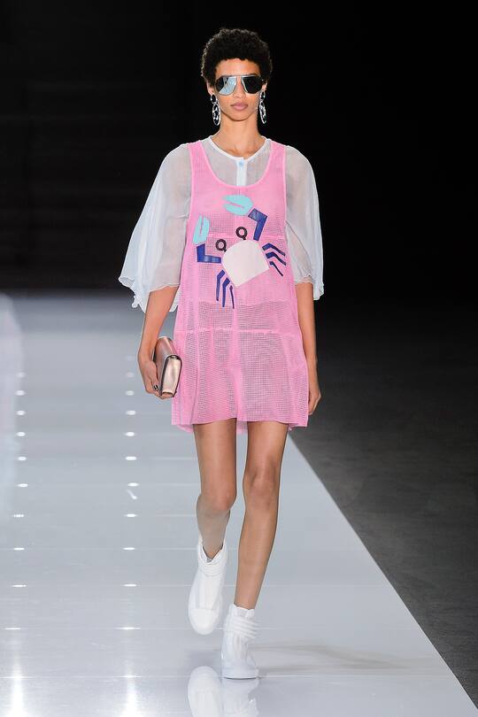 Die Runway-Bilder der Emporio Armani SS18 Show in London