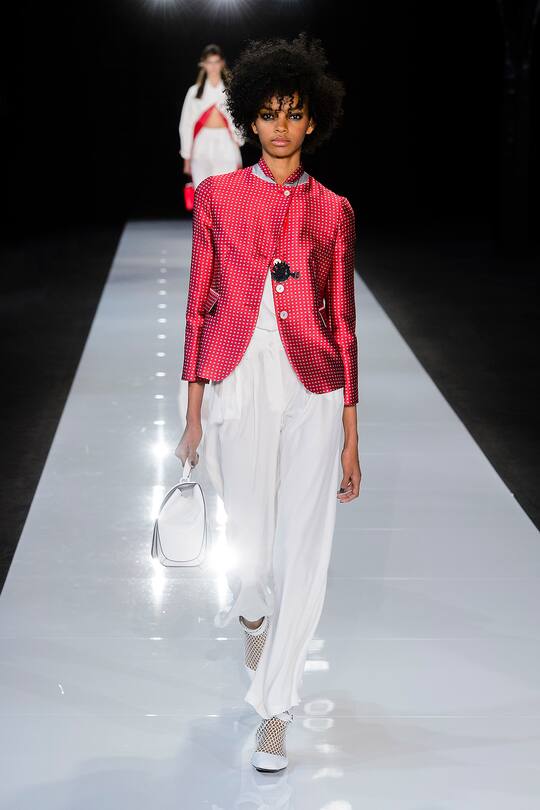 Die Runway-Bilder der Emporio Armani SS18 Show in London