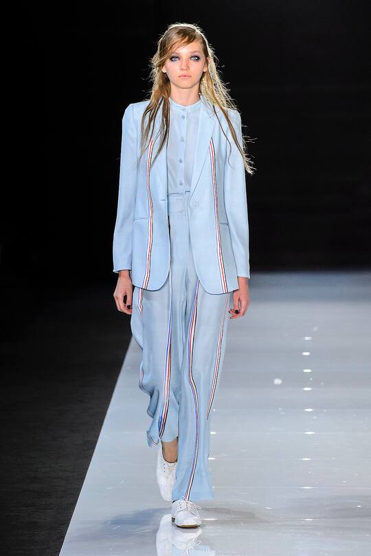 Die Runway-Bilder der Emporio Armani SS18 Show in London