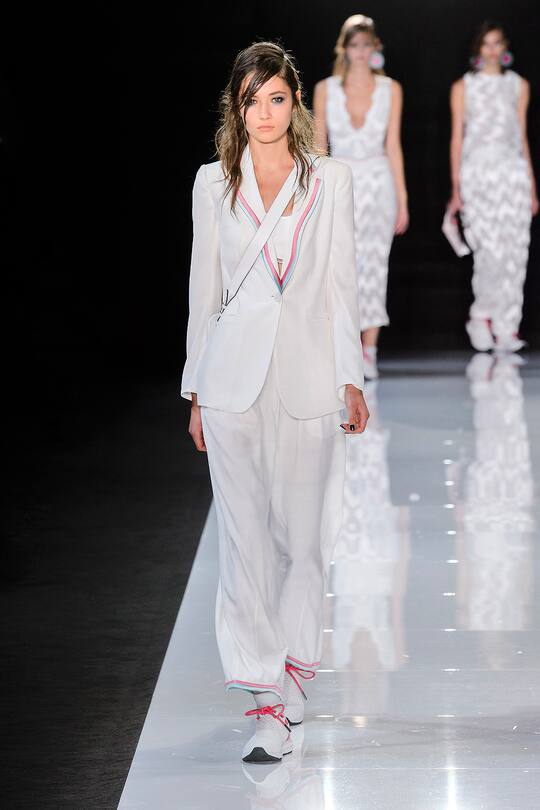 Die Runway-Bilder der Emporio Armani SS18 Show in London