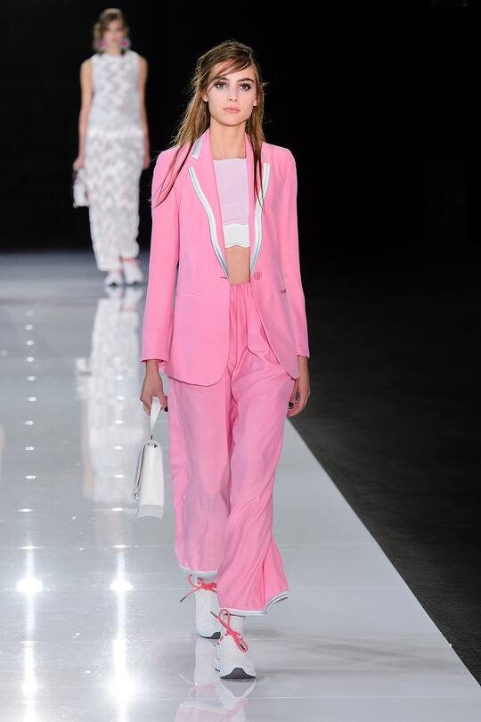 Die Runway-Bilder der Emporio Armani SS18 Show in London