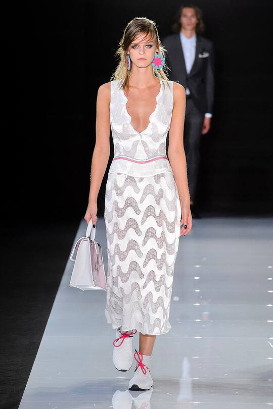 Die Runway-Bilder der Emporio Armani SS18 Show in London