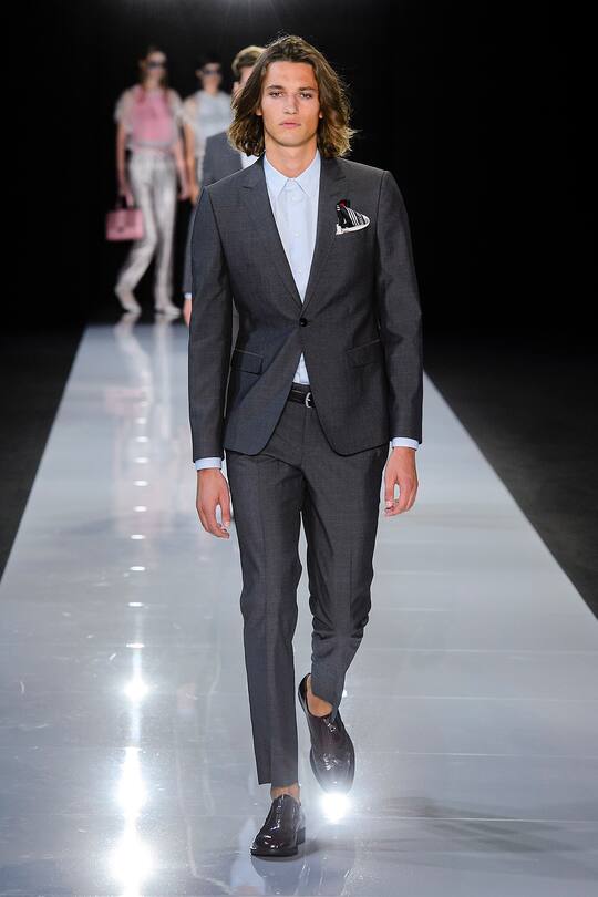 Die Runway-Bilder der Emporio Armani SS18 Show in London