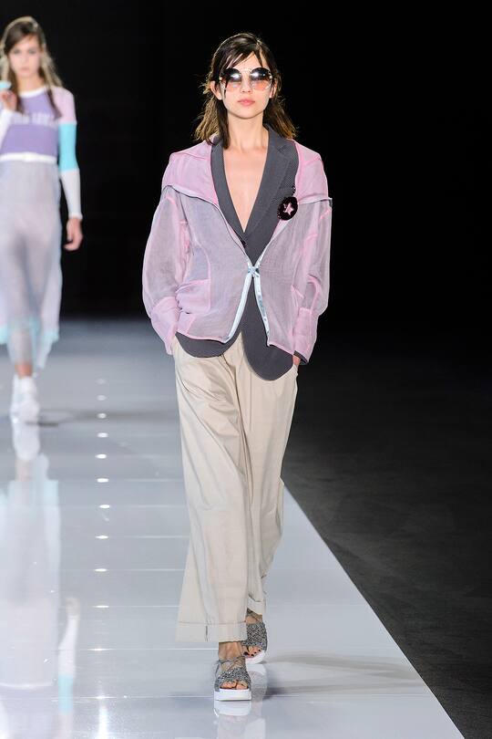 Die Runway-Bilder der Emporio Armani SS18 Show in London