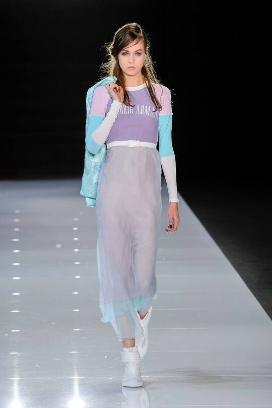 Die Runway-Bilder der Emporio Armani SS18 Show in London