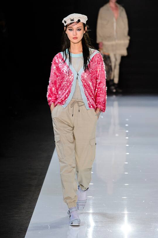 Die Runway-Bilder der Emporio Armani SS18 Show in London