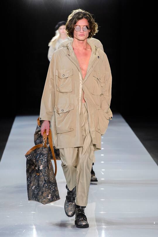 Die Runway-Bilder der Emporio Armani SS18 Show in London