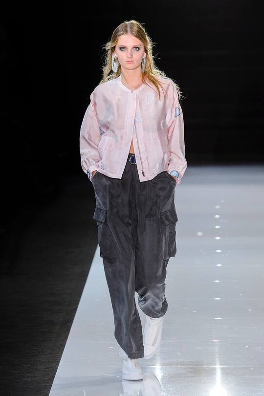 Die Runway-Bilder der Emporio Armani SS18 Show in London