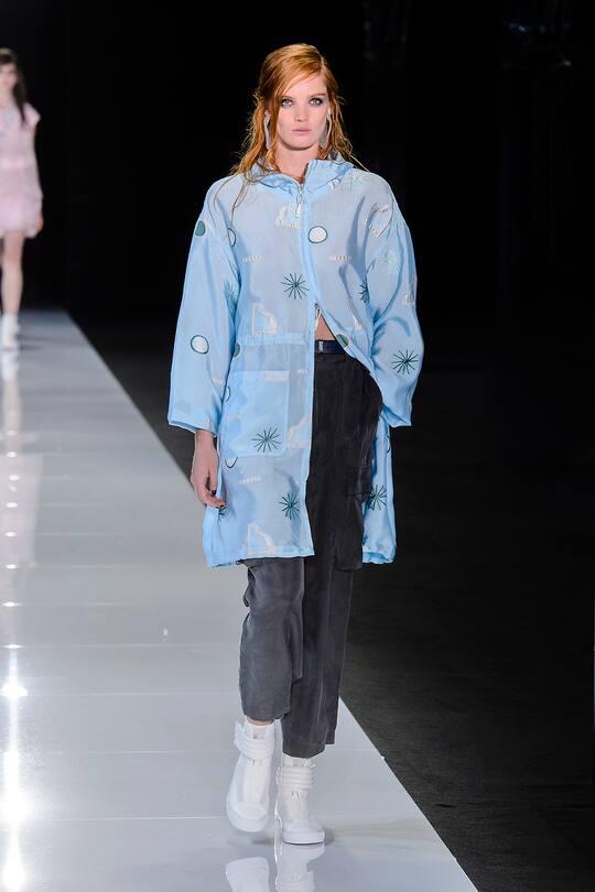 Die Runway-Bilder der Emporio Armani SS18 Show in London