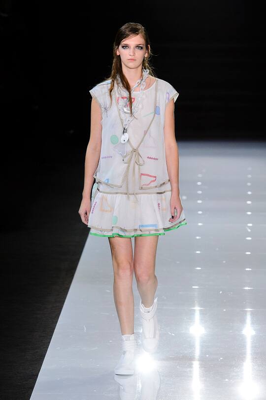 Die Runway-Bilder der Emporio Armani SS18 Show in London