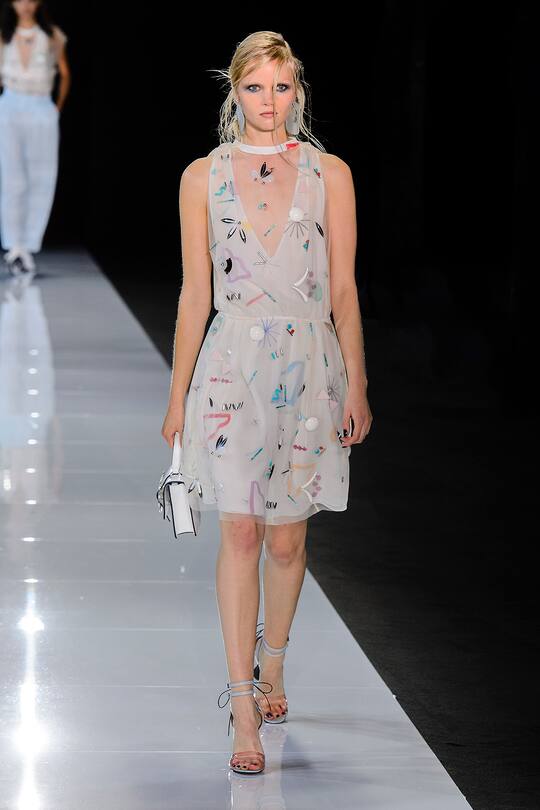 Die Runway-Bilder der Emporio Armani SS18 Show in London