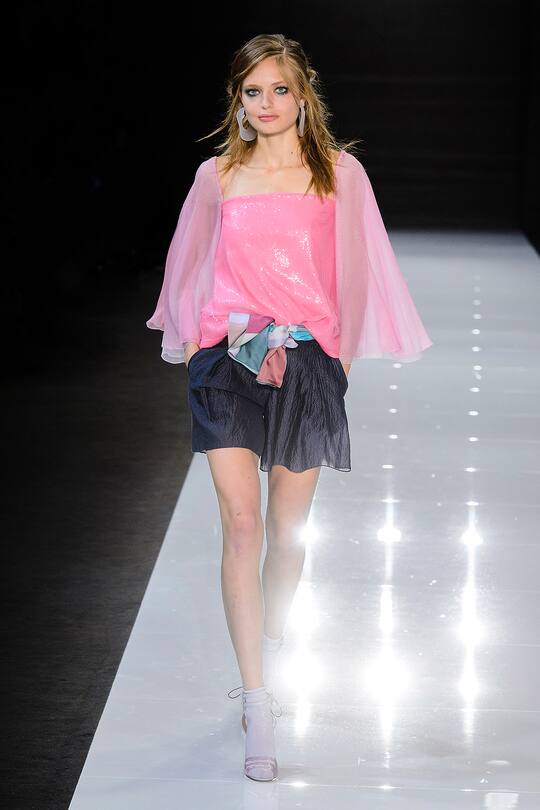 Die Runway-Bilder der Emporio Armani SS18 Show in London