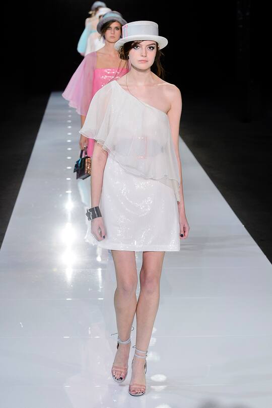 Die Runway-Bilder der Emporio Armani SS18 Show in London