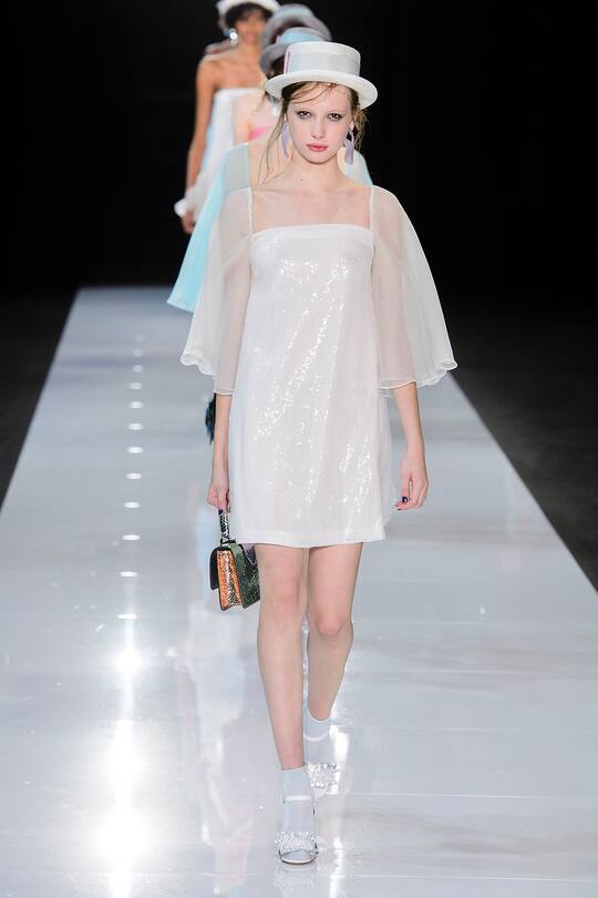 Die Runway-Bilder der Emporio Armani SS18 Show in London