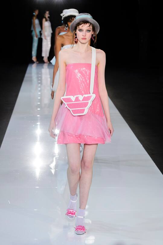 Die Runway-Bilder der Emporio Armani SS18 Show in London