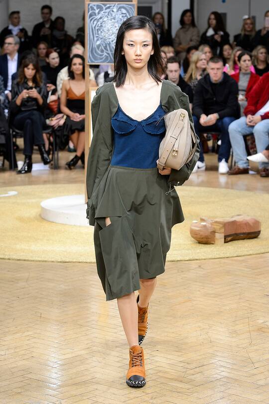 Die Runway-Bilder der JW Anderson SS18 Show in London