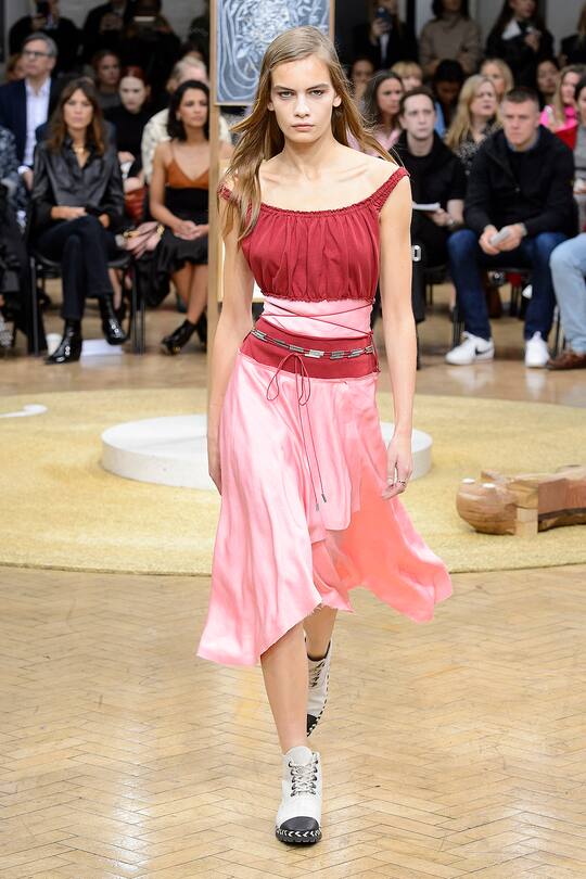 Die Runway-Bilder der JW Anderson SS18 Show in London