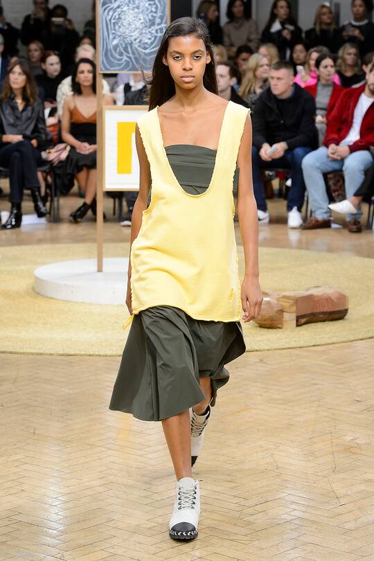 Die Runway-Bilder der JW Anderson SS18 Show in London