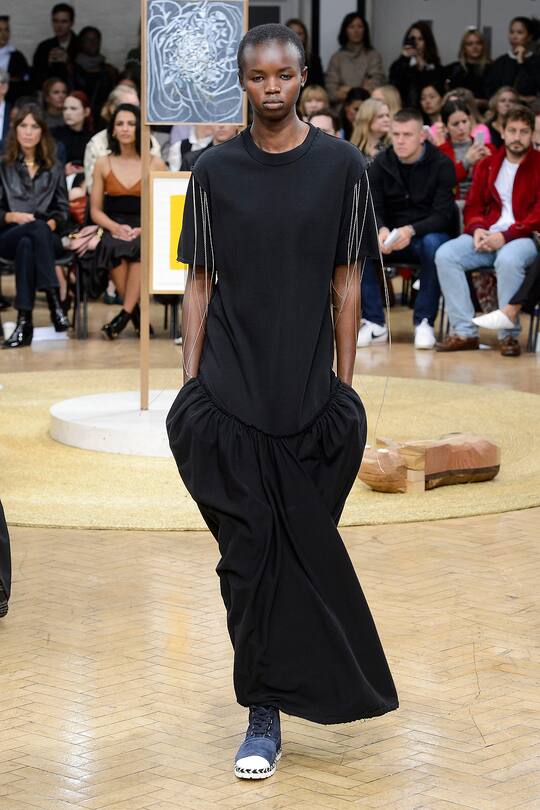 Die Runway-Bilder der JW Anderson SS18 Show in London