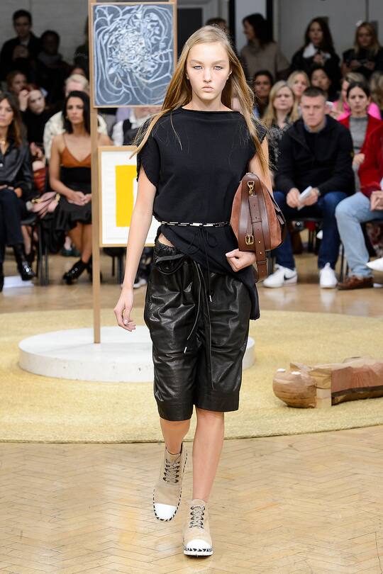 Die Runway-Bilder der JW Anderson SS18 Show in London