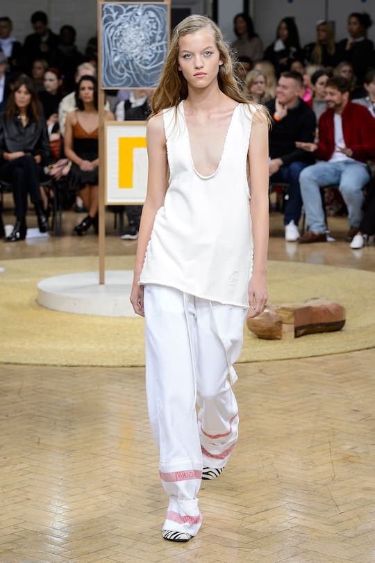 Die Runway-Bilder der JW Anderson SS18 Show in London