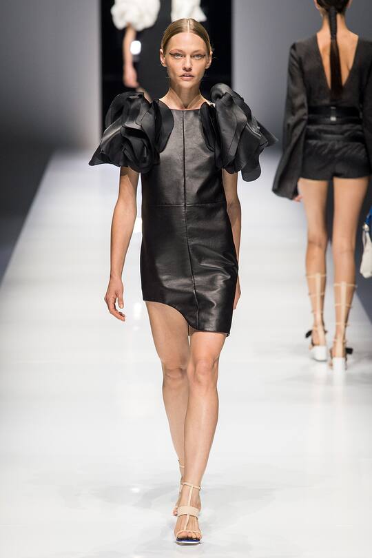 Runway-Bild der Lanvin Frühjahr/Sommer 2018 Show in Paris