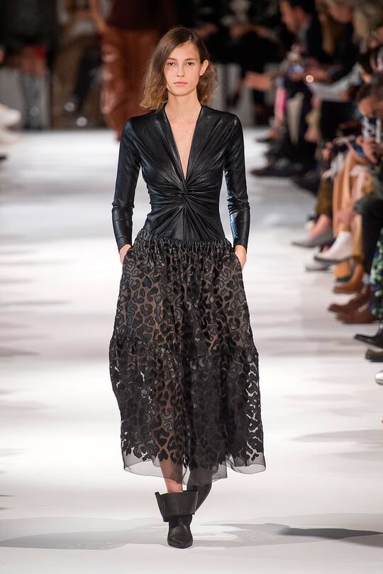 Runway-Bild der Stella McCartney Frühjahr/Sommer 2018 Show in Paris