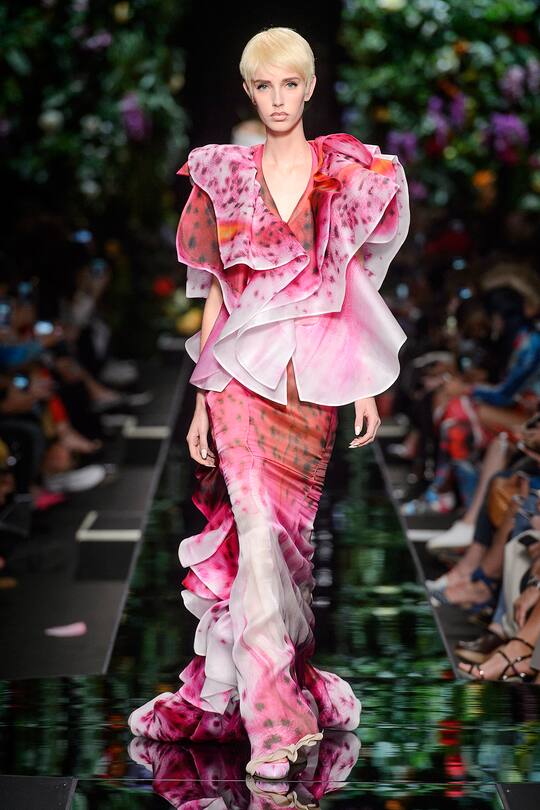 Runway-Bild der Moschino Frühjahr/Sommer 2018 Show in Mailand