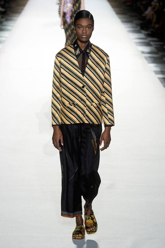 Runway-Bild der Dries Van Noten Frühjahr/Sommer 2018 Show in Paris