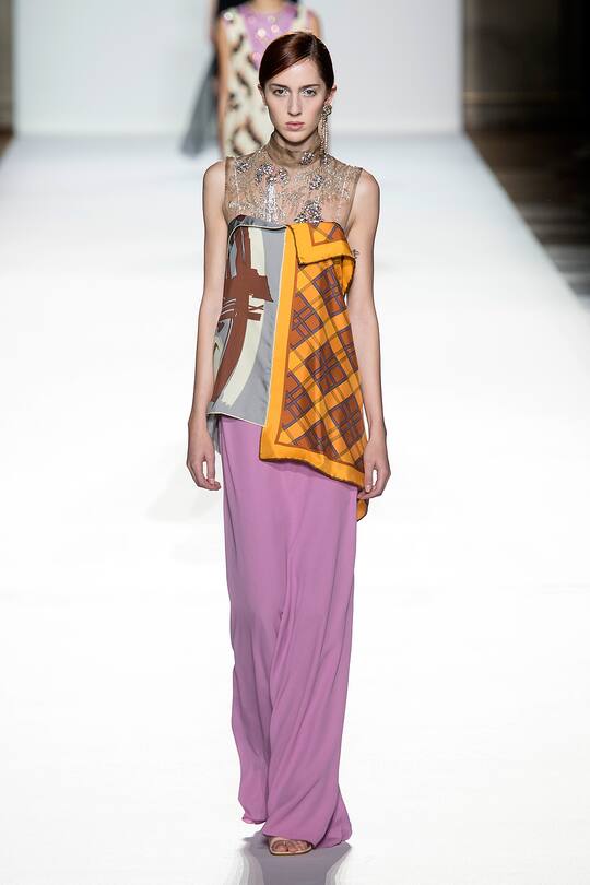 Runway-Bild der Dries Van Noten Frühjahr/Sommer 2018 Show in Paris