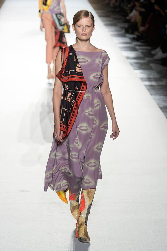 Runway-Bild der Dries Van Noten Frühjahr/Sommer 2018 Show in Paris