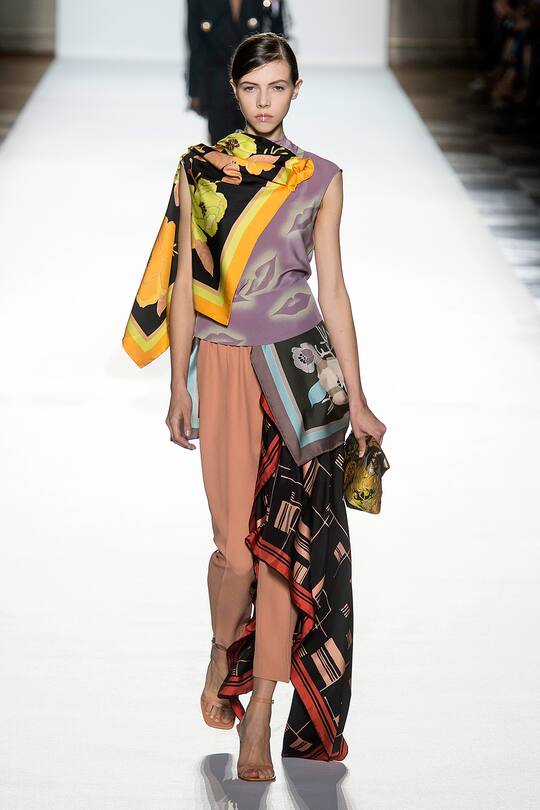 Runway-Bild der Dries Van Noten Frühjahr/Sommer 2018 Show in Paris