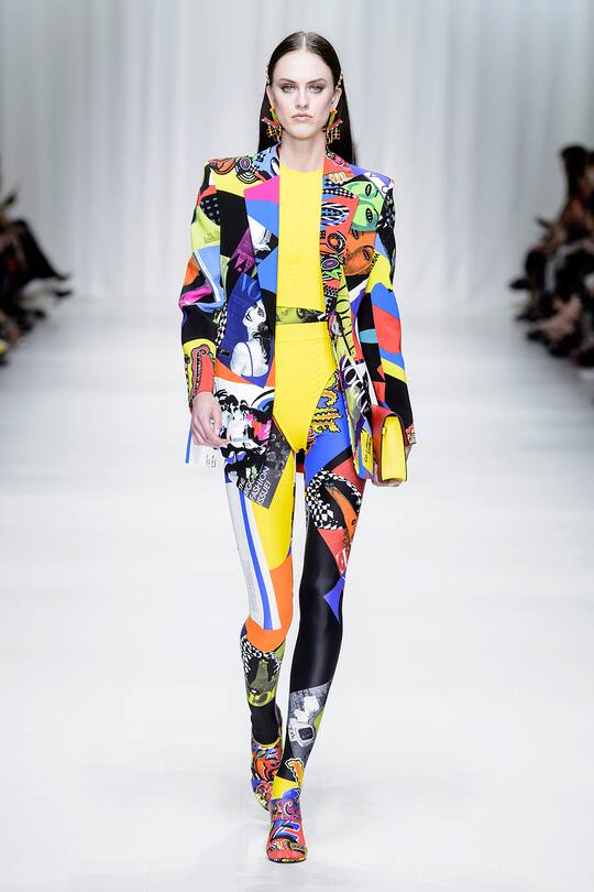 Runway-Bild der Versace Frühjahr/Sommer 2018 Show in Mailand