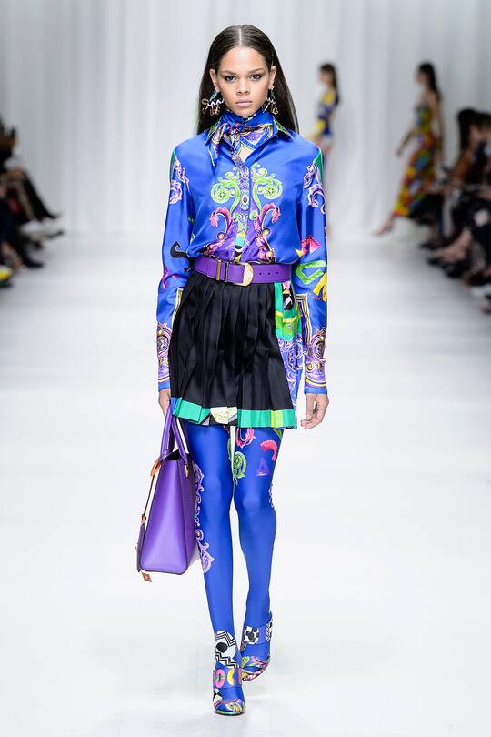 Runway-Bild der Versace Frühjahr/Sommer 2018 Show in Mailand