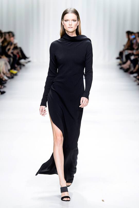 Runway-Bild der Versace Frühjahr/Sommer 2018 Show in Mailand