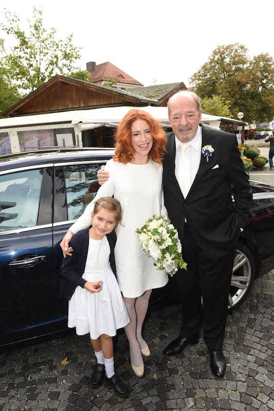 Ralph Siegel Hochzeit Standesamt Ralph Siegel und Laura Käfer mit Tochter Ruby Vivian