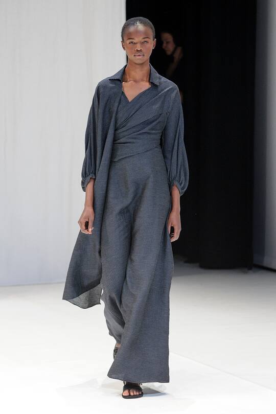 Die Runway-Bilder der Hussein Chalayan SS18 Show in London
