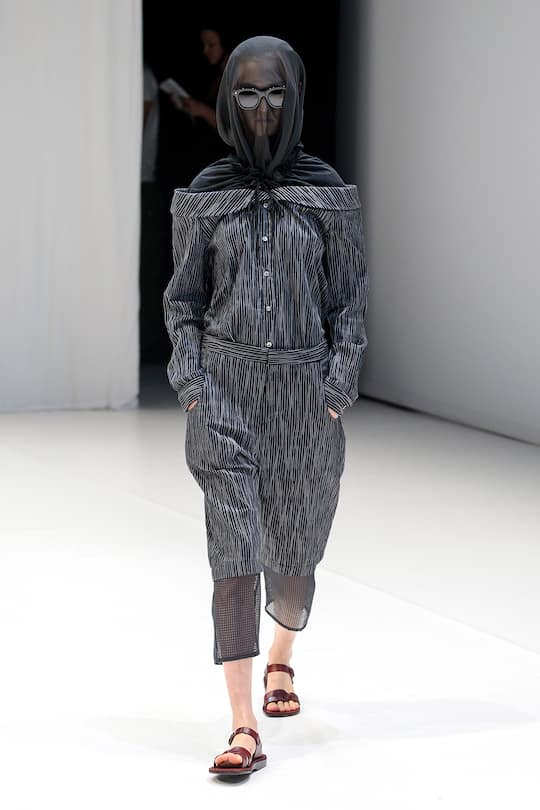 Die Runway-Bilder der Hussein Chalayan SS18 Show in London