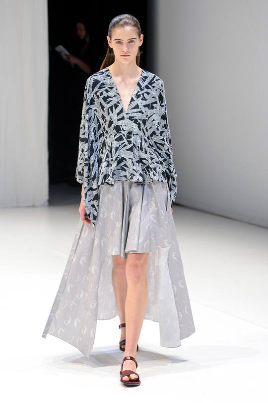 Die Runway-Bilder der Hussein Chalayan SS18 Show in London