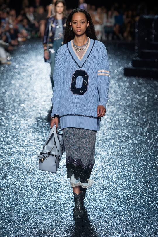 Runaway-Bild der Coach SS18 Show in New York