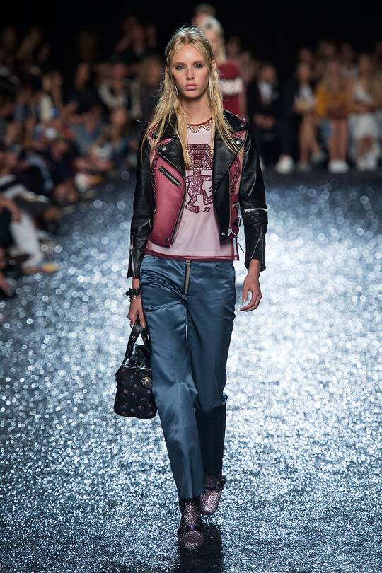 Runaway-Bild der Coach SS18 Show in New York