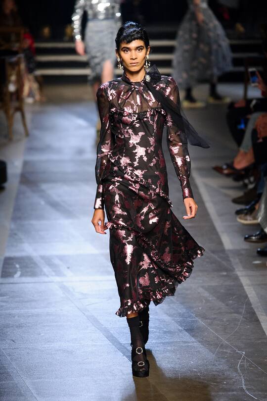 Runway-Bild der Erdem SS18 Show in London