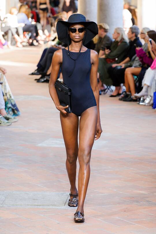 Runway-Bild der Alberta Ferretti Frühjahr/Sommer 2018 Show in Mailand