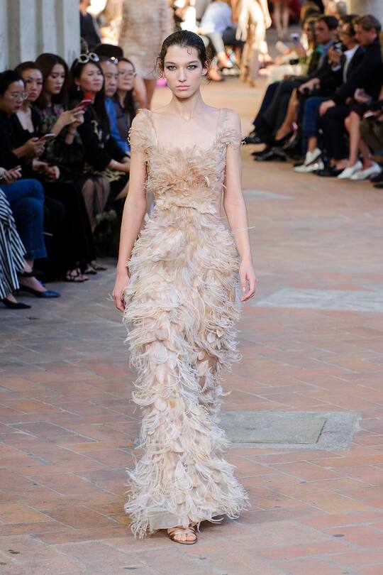 Runway-Bild der Alberta Ferretti Frühjahr/Sommer 2018 Show in Mailand