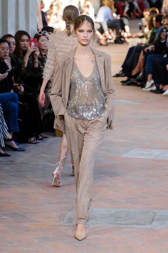 Runway-Bild der Alberta Ferretti Frühjahr/Sommer 2018 Show in Mailand