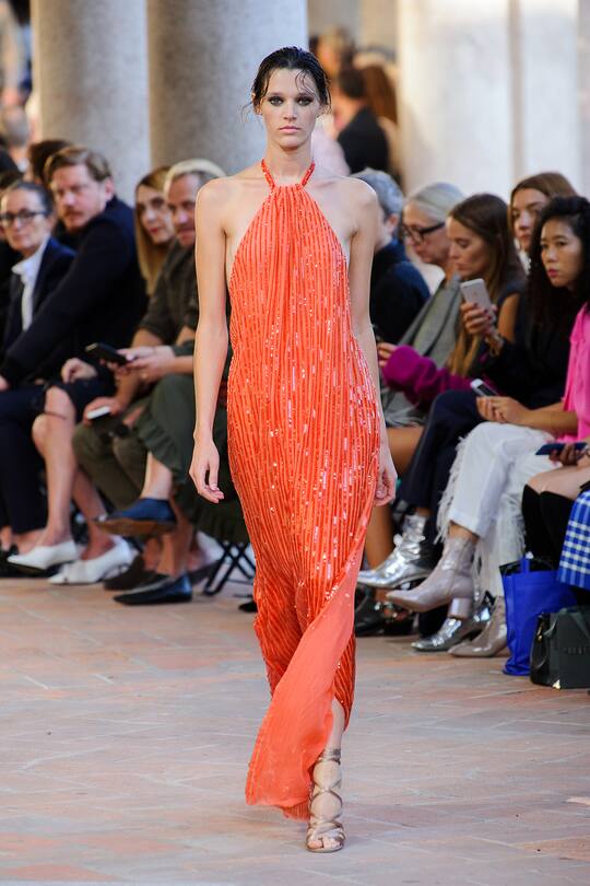 Runway-Bild der Alberta Ferretti Frühjahr/Sommer 2018 Show in Mailand